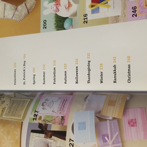 Softcover The ultimate paper craft collection book - Picture 3 of 7